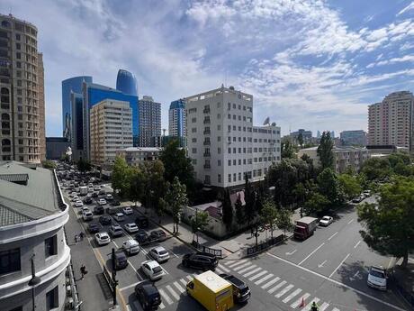 Объявление №6052272 - Баку, м. 28 мая, 4-комн., 200 м², 6/16 этаж