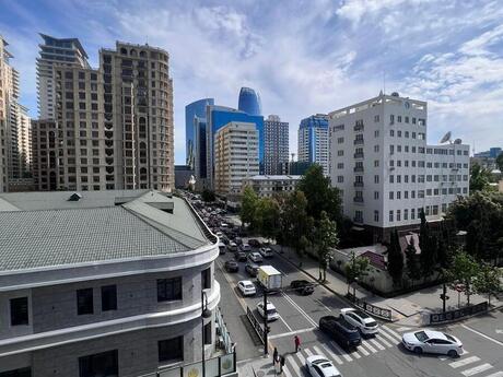 4 otaqlı yeni tikili - 28 May m. - 200 m²