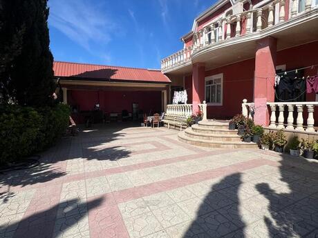 7 otaqlı həyət evi/bağ evi - Zabrat q. - 300 m²