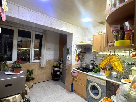 3 otaqlı köhnə tikili - Gənclik m. - 80 m²