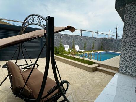 4 otaqlı həyət evi/bağ evi - Mərdəkan q. - 180 m²