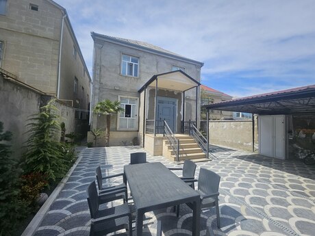 6 otaqlı həyət evi/bağ evi - Badamdar q. - 300 m²