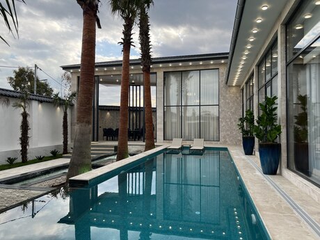 4 otaqlı həyət evi/bağ evi - Mərdəkan q. - 250 m²