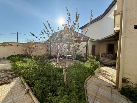 6 otaqlı həyət evi/bağ evi - Badamdar q. - 610 m²