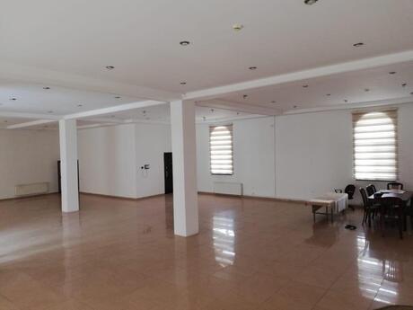 Obyekt - 8 Noyabr m. - 1250 m²