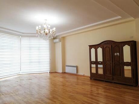 Obyekt - 8 Noyabr m. - 1250 m²