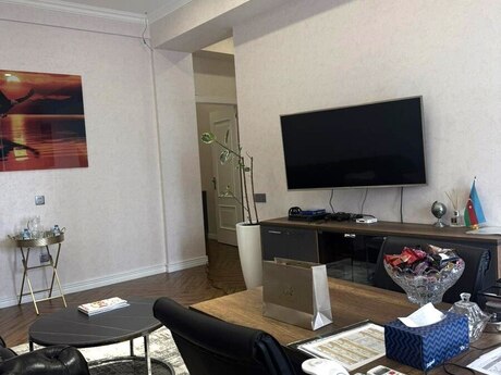 Elan №6053194 - Bakı, Koroğlu m., 5 otaqlı, 220 m²