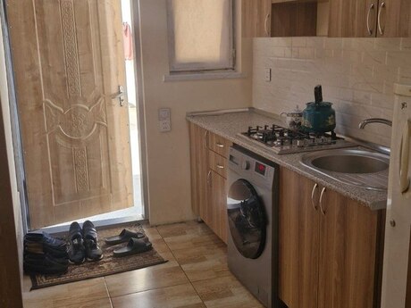 2 otaqlı həyət evi/bağ evi - İnşaatçılar m. - 40 m²