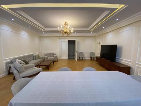 4 otaqlı yeni tikili - Gənclik m. - 160 m²