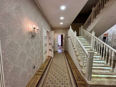7 otaqlı həyət evi/bağ evi - Novxanı q. - 350 m²