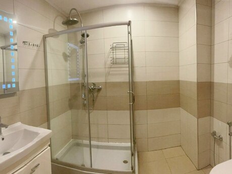 4 otaqlı yeni tikili - 28 May m. - 180 m²