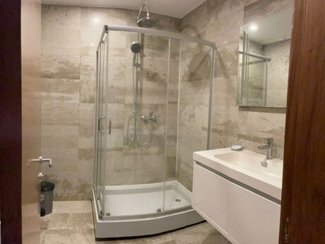 4 otaqlı yeni tikili - 28 May m. - 180 m²