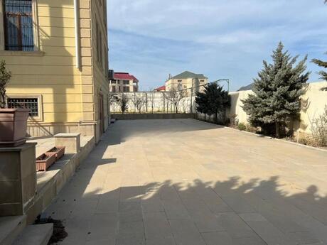 8 otaqlı həyət evi/bağ evi - Novxanı q. - 350 m²
