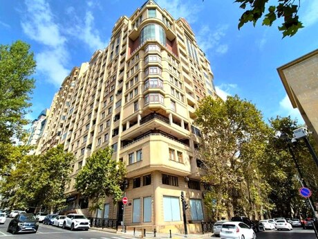 4 otaqlı yeni tikili - 28 May m. - 220 m²