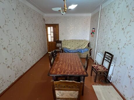3 otaqlı köhnə tikili - Bakıxanov q. - 55 m²