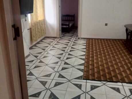 2 otaqlı həyət evi/bağ evi - Badamdar q. - 50 m²