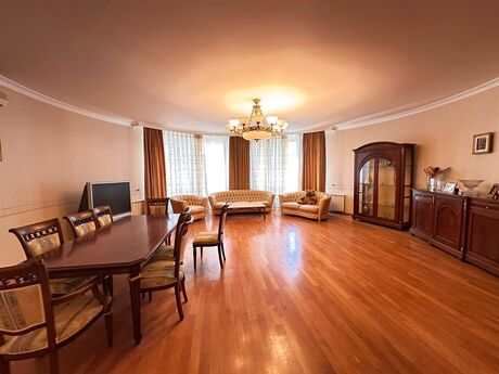 Elan №6053431 - Bakı, 28 May m., 4 otaqlı, 240 m², 10/18 mərtəbə