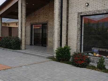 4 otaqlı həyət evi/bağ evi - Mərdəkan q. - 200 m²