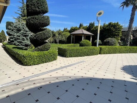8 otaqlı həyət evi/bağ evi - Novxanı q. - 600 m²