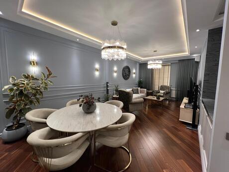 2 otaqlı yeni tikili - 8 Noyabr m. - 106 m²