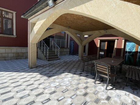 8 otaqlı həyət evi/bağ evi - Novxanı q. - 220 m²
