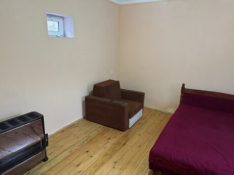2 otaqlı həyət evi/bağ evi - Lökbatan q. - 85 m²