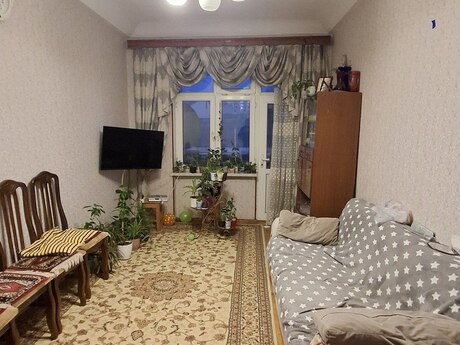 4 otaqlı köhnə tikili - Azadlıq Prospekti m. - 90 m²