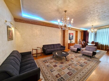 4 otaqlı yeni tikili - Gənclik m. - 195 m²