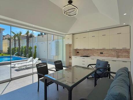 5 otaqlı həyət evi/bağ evi - Mərdəkan q. - 300 m²
