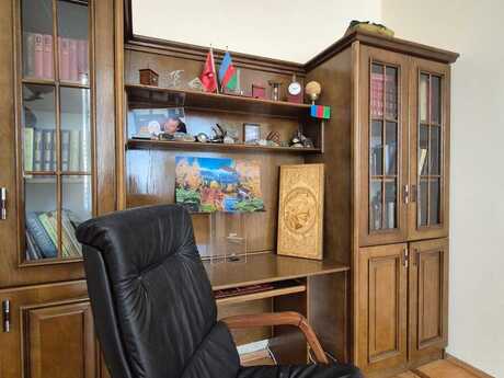 5 otaqlı həyət evi/bağ evi - Novxanı q. - 250 m²