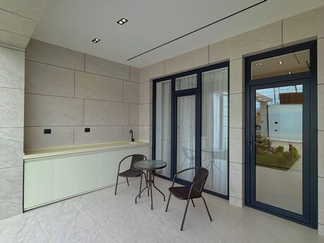 4 otaqlı həyət evi/bağ evi - Mərdəkan q. - 190 m²