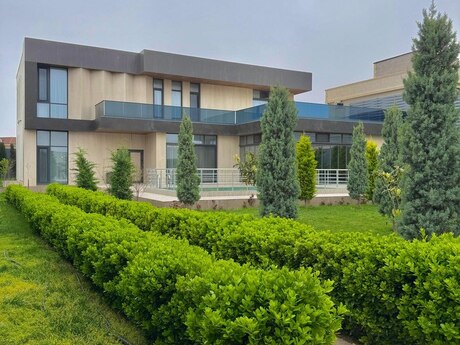 7 otaqlı həyət evi/bağ evi - Şüvəlan q. - 500 m²