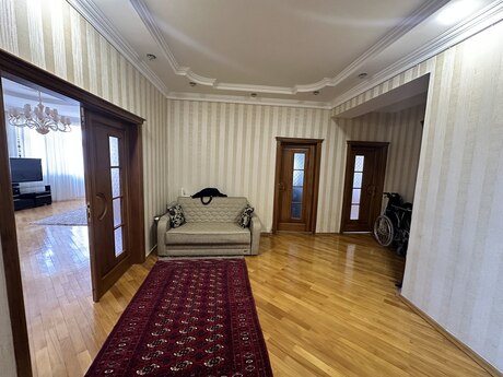 3-комн. новостройка - м. Шах Исмаил Хатаи - 150 м²