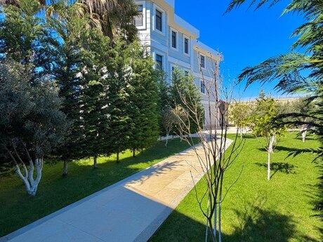 9 otaqlı həyət evi/bağ evi - Şüvəlan q. - 2000 m²