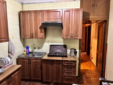 4 otaqlı köhnə tikili - Nəsimi m. - 88 m²