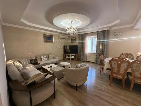 4 otaqlı həyət evi/bağ evi - Badamdar q. - 240 m²