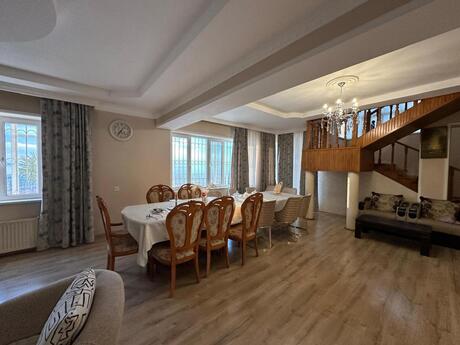 4 otaqlı həyət evi/bağ evi - Badamdar q. - 240 m²