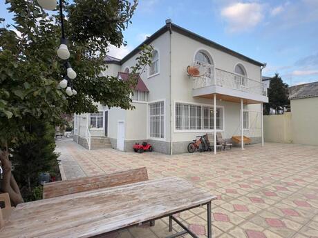 4 otaqlı həyət evi/bağ evi - Badamdar q. - 240 m²