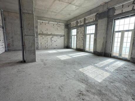 4 otaqlı yeni tikili - Ağ şəhər q. - 184 m²