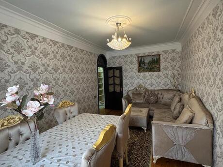 3 otaqlı köhnə tikili - Bakıxanov q. - 78 m²