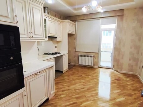 Объявление №6054911 - Баку, м. Ази Асланов, 3-комн., 125 м², 5/17 этаж