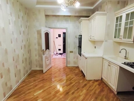 3 otaqlı yeni tikili - Həzi Aslanov m. - 125 m²
