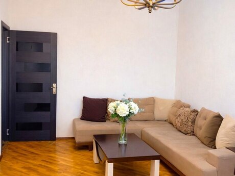 3 otaqlı köhnə tikili - Neftçilər m. - 100 m²