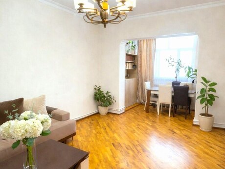 3 otaqlı köhnə tikili - Neftçilər m. - 100 m²