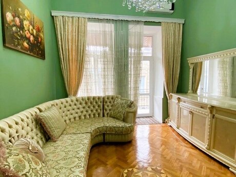 Объявление №6054905 - Баку, м. Ичеришехер, 3-комн., 100 м², 2/2 этаж