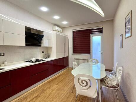 4 otaqlı yeni tikili - Nizami m. - 180 m²