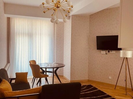 2-комн. новостройка - м. 28 мая - 63 м²