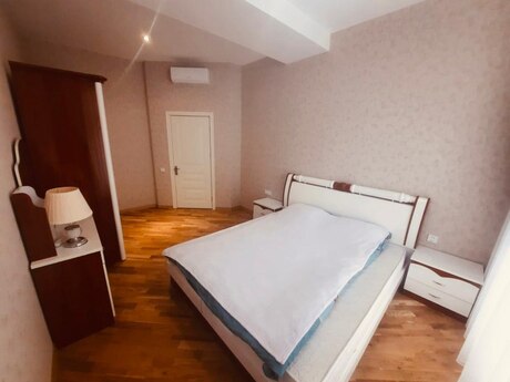 2-комн. новостройка - м. 28 мая - 63 м²