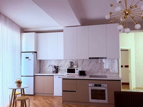 2-комн. новостройка - м. 28 мая - 63 м²