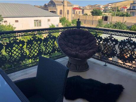7 otaqlı həyət evi/bağ evi - Novxanı q. - 450 m²